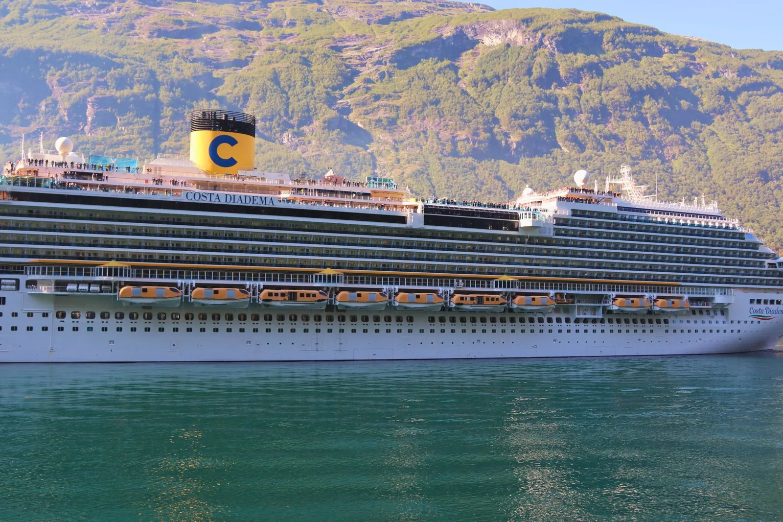 7 day cruise price comparison by cabin and season