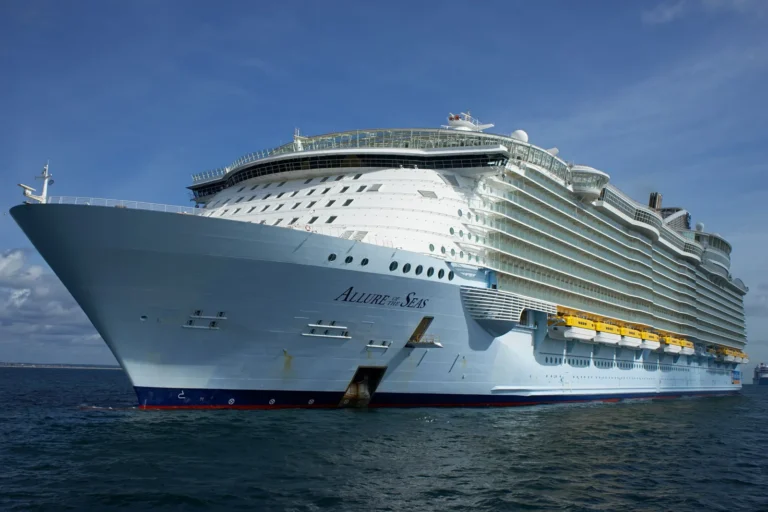 Disney Cruise vs Royal Caribbean: Which Is Best for Your Family?