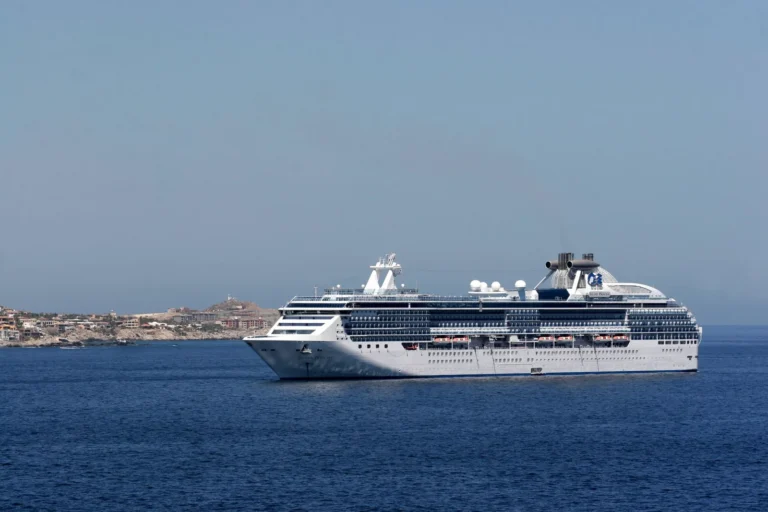 What Is the Average Cost of a 7 Day Cruise? Prices by Line, Cabin, and Season