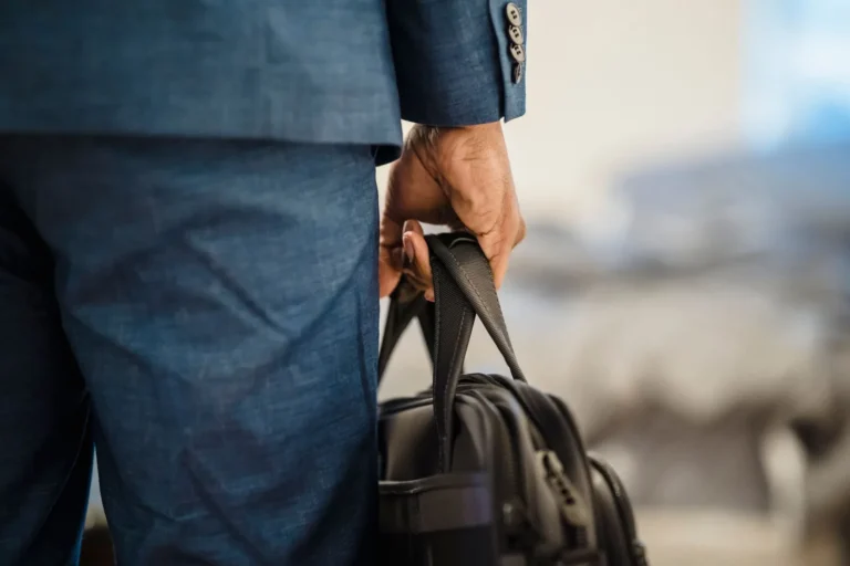 Carry On Luggage for Business Travel: How to Pack Smarter and Fly Lighter
