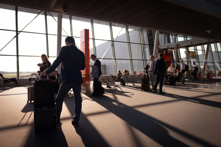 Carry On Luggage vs Checked Luggage: Which Is Right for Your Next Trip?